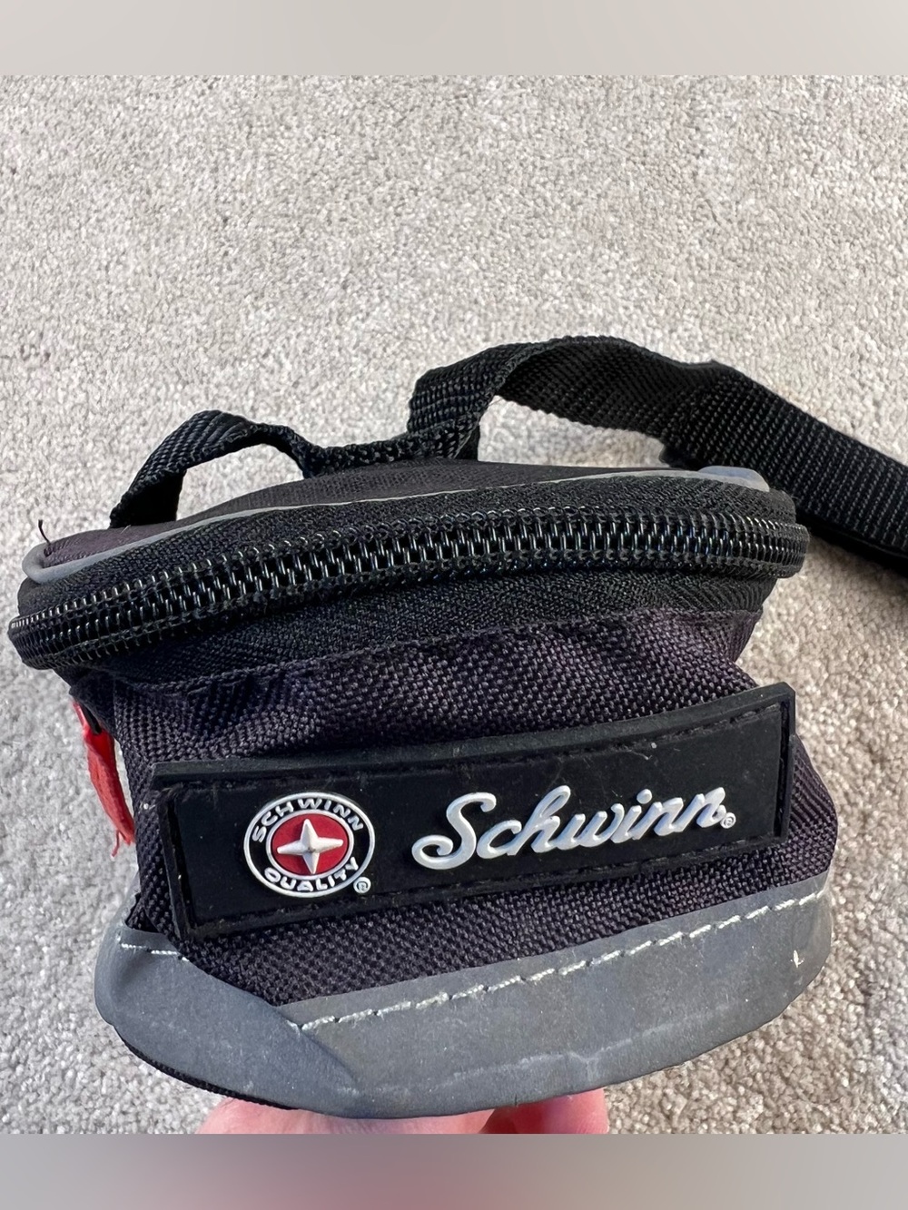 Schwinn Bicycle Seat Pack Saddle Bag Tool Free Attachment Black Zipper Pouch